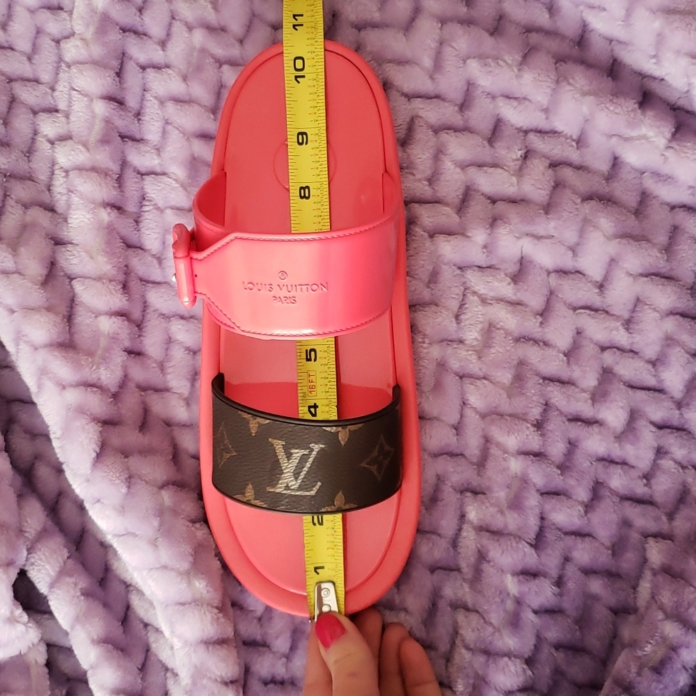 Louis Vuitton Sunbath Coral Rubber Canvas Mule - Picture 12 of 16